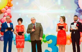 Виталий Мисевец поздравил Гимназию №13 с 35-летием со дня образования