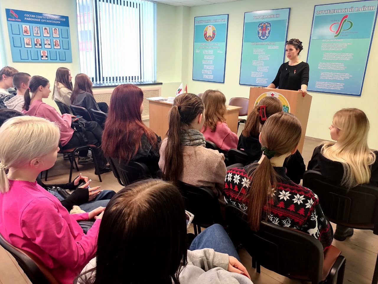 Расписание уроков в колледже. Расписание уроков в вузе. Расписание занятий расписание. Расписание занятий в театральной студии. График занятий в колледже.