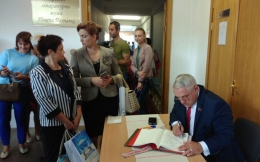 Виталий Мисевец принял участие в открытии первого литературного музея в школе республики, посвященного жизни и творчеству народного поэта Беларуси Пимена Панченко