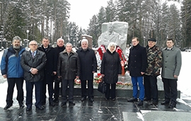 Торжественном возложении венков и цветов к памятнику Петра Мироновича Машерова