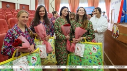 Председатель Совета Республики, уполномоченный представитель Главы государства в г. Минске Наталья Кочанова поздравила родившихся 3 июля малышей и их мам в УЗ "Городской клинический родильный дом № 2"