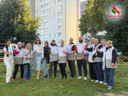 Детский игровой комплекс открыли во дворе дома на ул. Якубовского, 45, благодаря гражданской инициативе жителей
