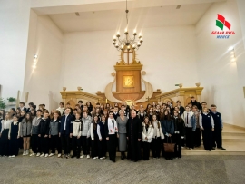 В костеле Матери Божьей Будславской состоялось значимое событие &laquo;Почитай родителей своих&raquo; для старшеклассников Фрунзенского района